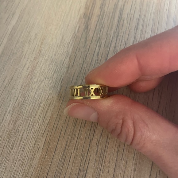 Gold PRYA ring - Picture 5 of 6